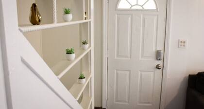 Superb 2-bedroom house with AC, in New Haven close to Yale, restaurants shops