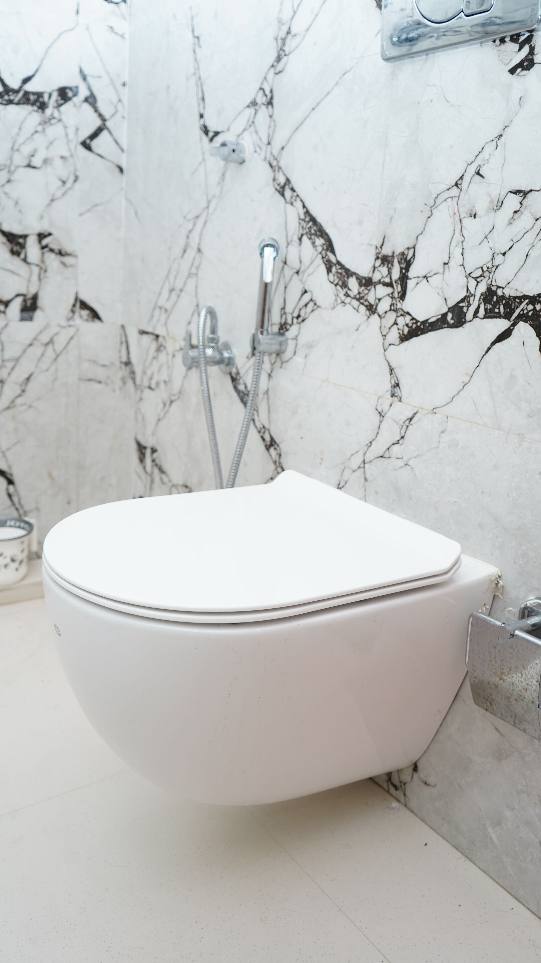 Ducha, artículos de higiene personal gratuitos, toallas y jabón