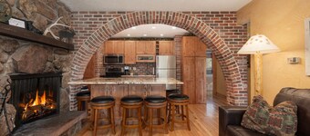 Hi Country Haus 3 bedroom Riverfront Condo