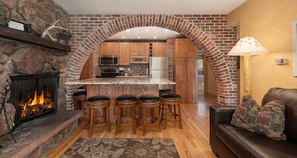 Hi Country Haus 3 bedroom Riverfront Condo