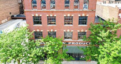 Stylish 2-Bed Downtown Loft