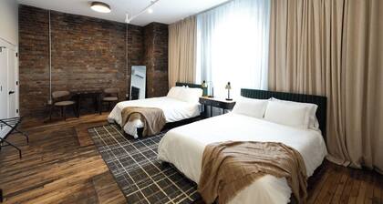 Stylish 2-Bed Downtown Loft