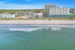 On the beach - 2BR-Crescent Beach Villas 101- Oceanfront Balcony (North Myrtle Beach)