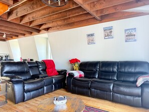 Smart TV - Lakeside A-Frame- Cozy Beach Access Retreat (Sanbornton)