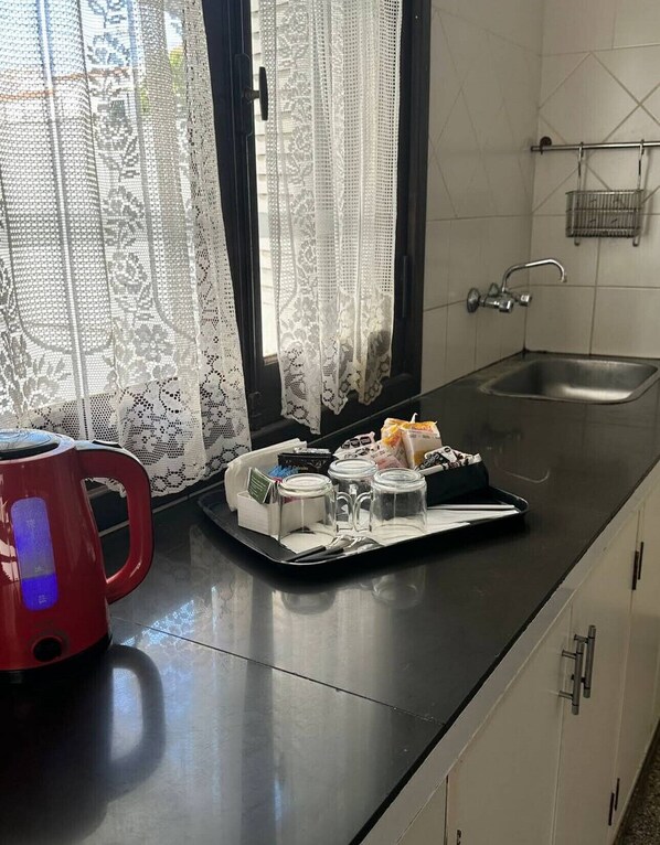 Free daily self-serve breakfast