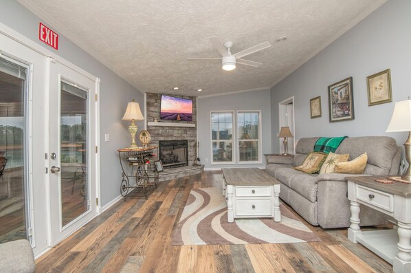Fireplace, DVD player, table tennis, stereo
