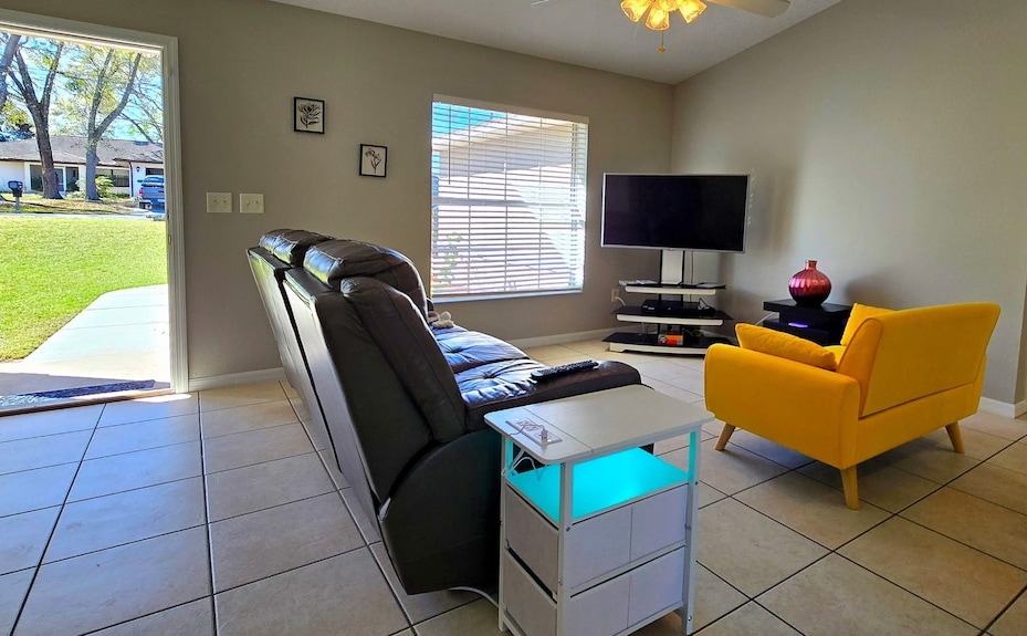 Beths Modern At Inverness - Inverness, FL