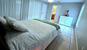 3 bedrooms, iron/ironing board, WiFi, bed sheets