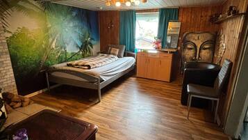 2 bedrooms, WiFi, bed sheets