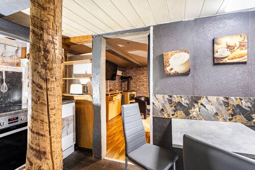 Apartment 'Happy 2' mit Bergblick, privater Terrasse und WLAN