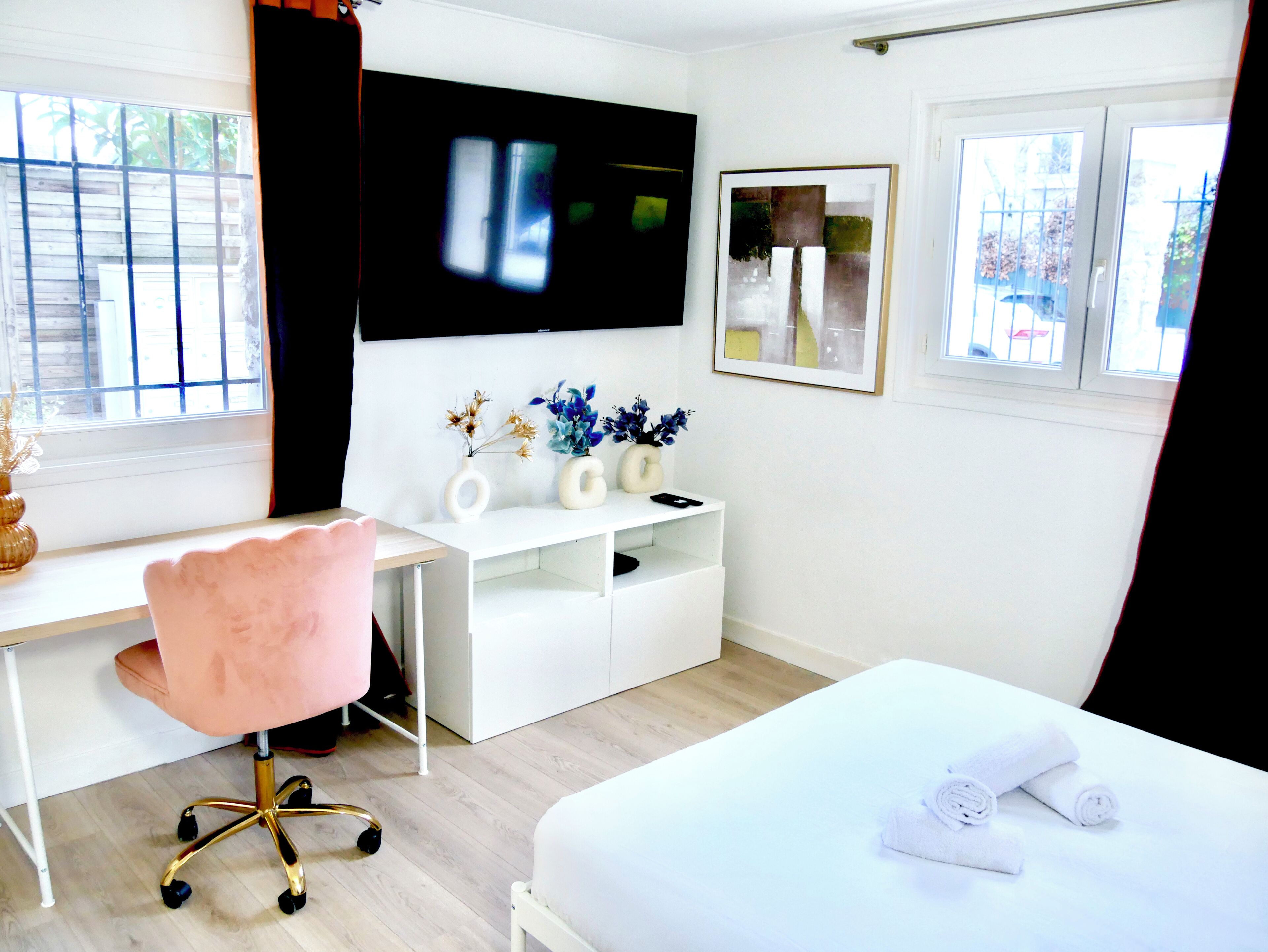 1 bedroom, internet, bed sheets