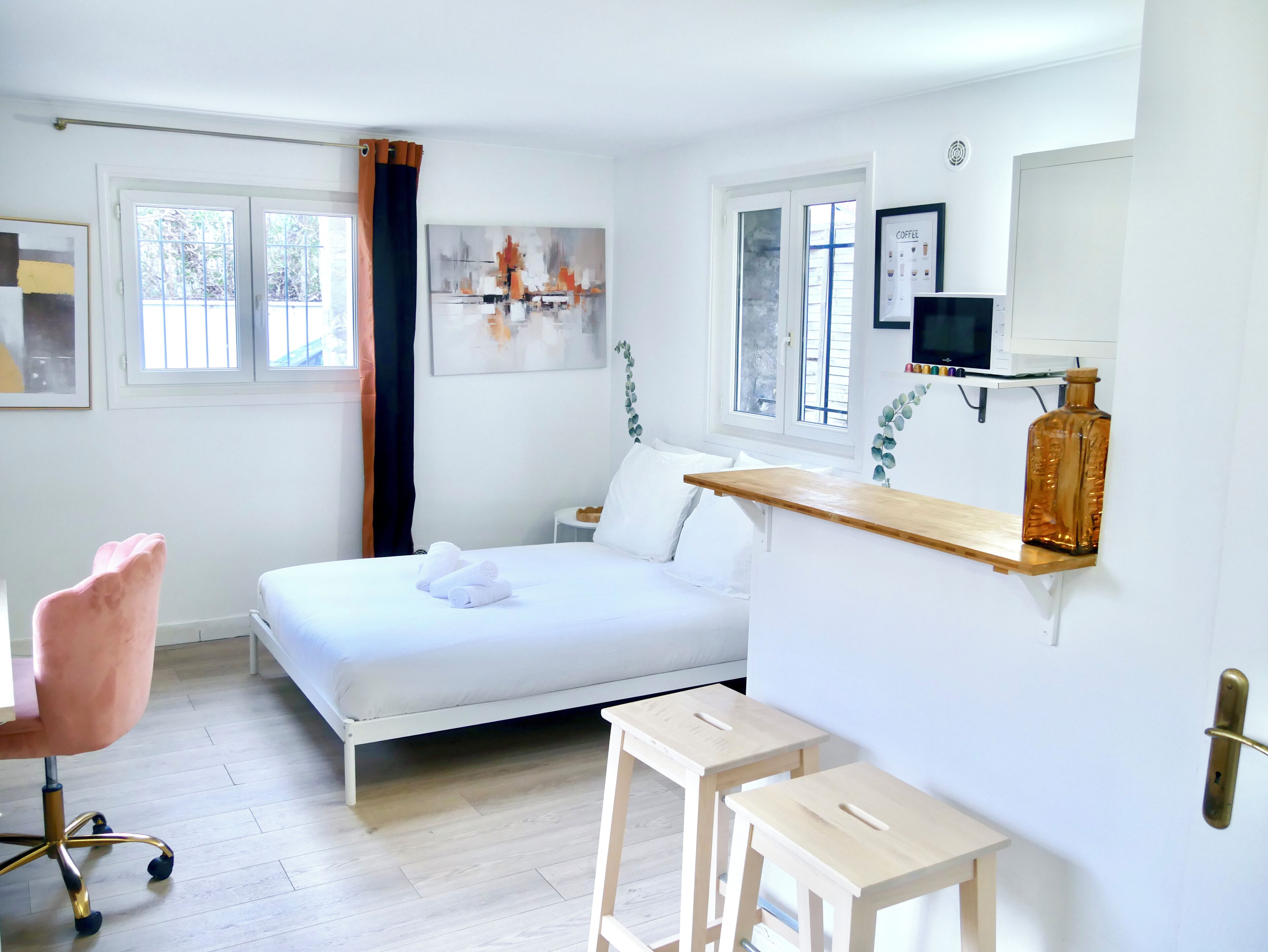 1 bedroom, internet, bed sheets