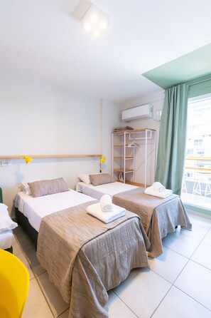 Iron/ironing board, bed sheets