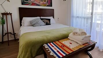 Strykejern/-brett og sengetøy