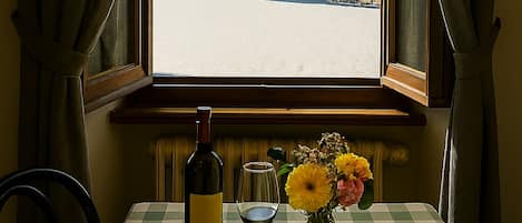 Classic Double Room, Lake View | Desk, free WiFi