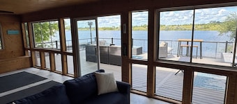 Inviting lakefront property on the shore of Richmond Lake