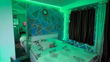 Kamar Double Standar | Wi-Fi gratis dan seprai linen