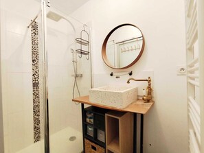 Hair dryer, towels - Bright and warm apartment in Bordeaux (Bordeaux)