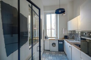 冷蔵庫、電子レンジ、オーブン、食器洗い機