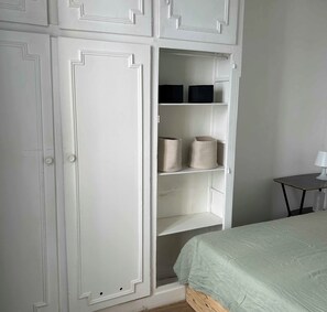 1 bedroom, iron/ironing board, bed sheets