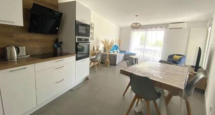 Ăvasion Provençale avec Terrasse et Vue Jardin