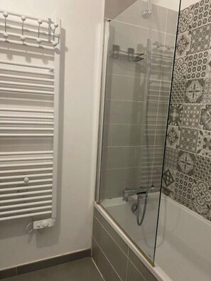 Hair dryer, towels