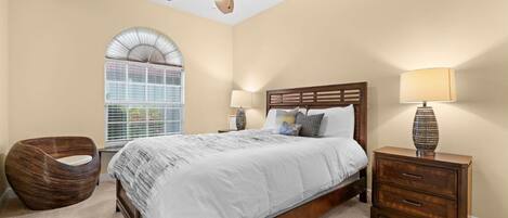 3 عدّة غرف نوم ومكواة/لوح كي وخدمة الإنترنت وملاءات أسرّة