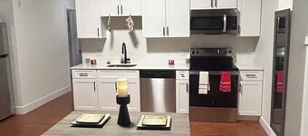 Charming 2-bedroom building with AC, fitness room in welcoming Philadelphia