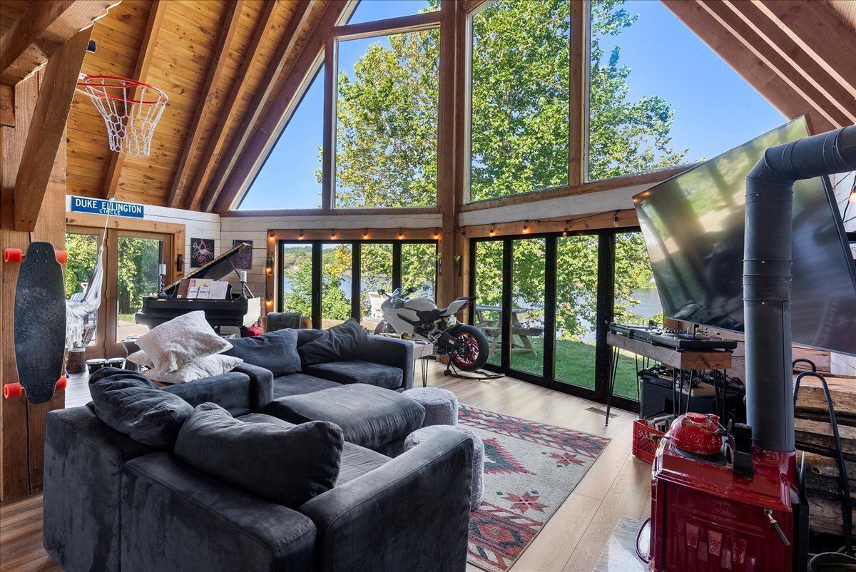 TV, fireplace, books, stereo