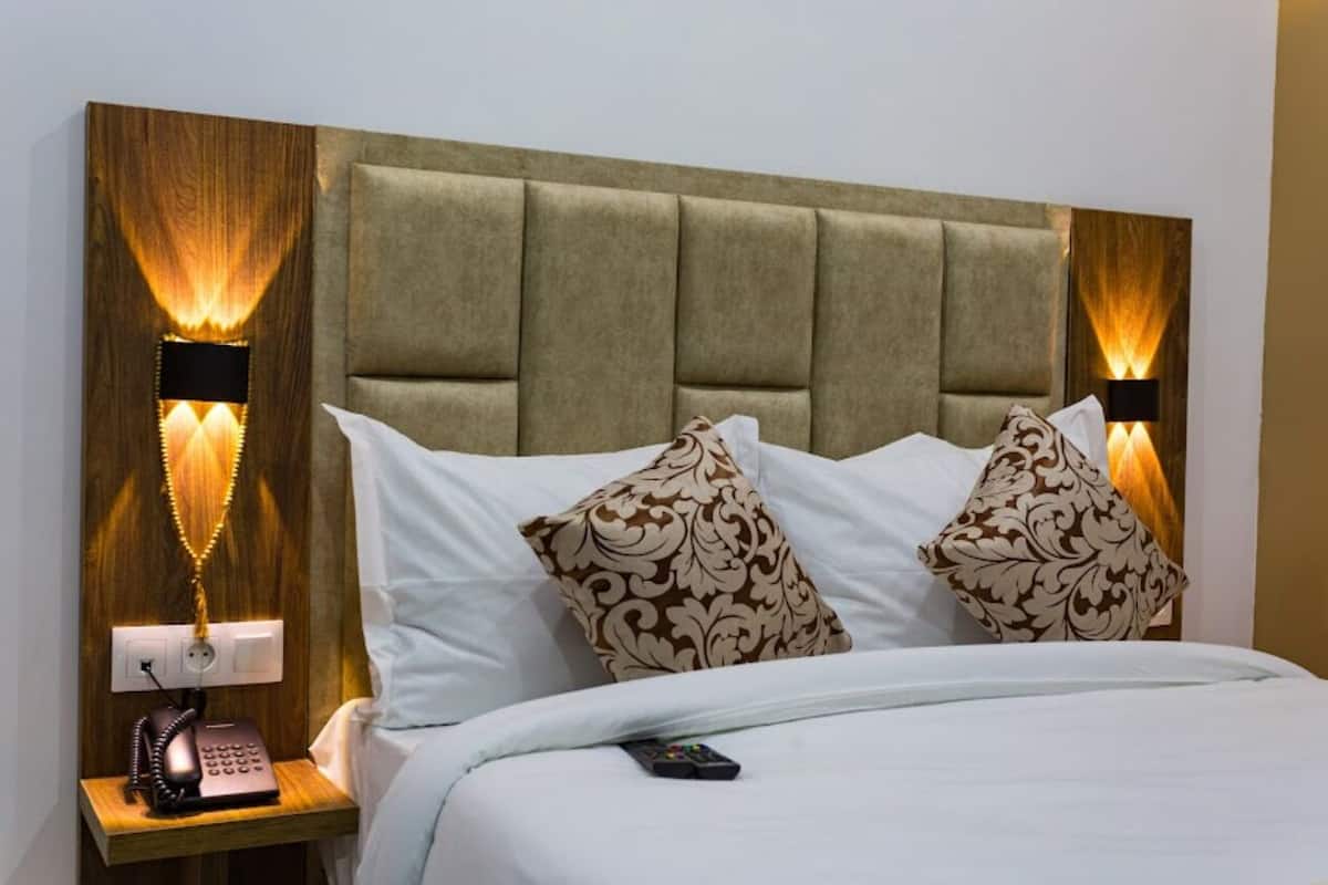 Double or Twin Room | Desk, laptop workspace, WiFi (free)