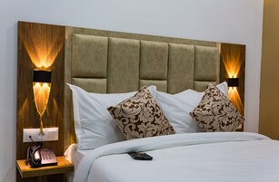 Double or Twin Room | Desk, laptop workspace, free WiFi