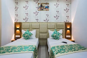 Double or Twin Room | Desk, laptop workspace, free WiFi