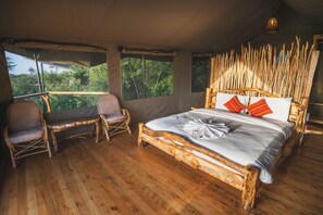 Skrivebord for bærbar PC, wi-fi (inkludert) og sengetøy