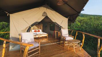 Luxury Double Room, Valley View | Laptop workspace, free WiFi, bed sheets