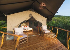 Luxe tweepersoonskamer, uitzicht op vallei | Een laptopwerkplek, gratis wifi, beddengoed