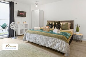 Iron/ironing board, WiFi, bed sheets