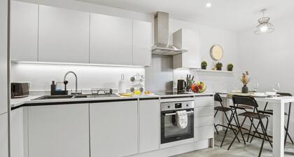 10%OffWeekly - Cosy & Spacious Studio with Parking in Hemel Hempstead