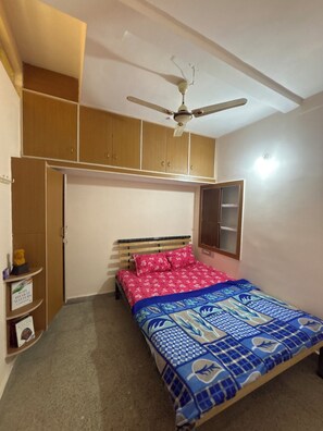 1 bedroom, desk, free WiFi