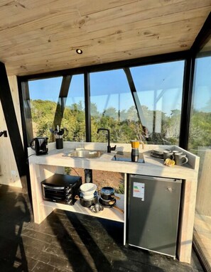 Comfort Cottage, Partial Ocean View | Private kitchen