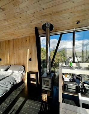 Comfort Cottage, Partial Ocean View | Blackout drapes, free WiFi