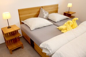 2 Schlafzimmer, Schreibtisch, BĂŒgeleisen/BĂŒgelbrett, kostenloses WLAN