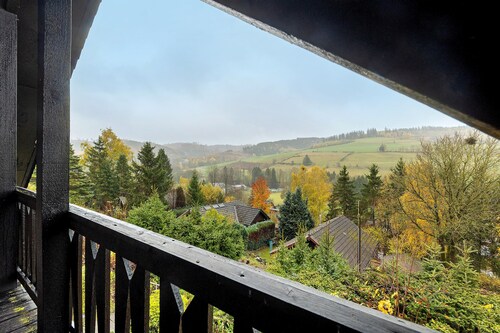 Ferienhaus 'Landhaus' mit Bergblick, privater Terrasse und WLAN