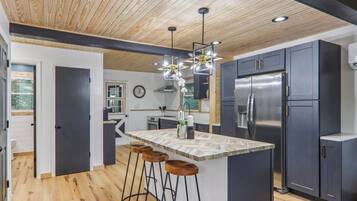 Micro-ondes, four, plaque de cuisson, lave-vaisselle