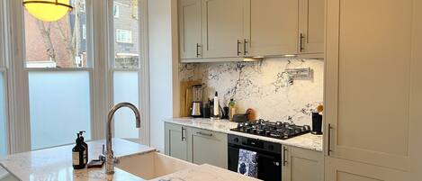 Forno, piano cottura, lavastoviglie