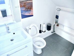 Towels, toilet paper