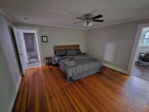 3 bedrooms, WiFi, bed sheets