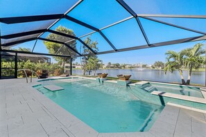 Pool - Beachcomber Getaway Ft. Myers (Fort Myers)