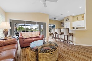 TV - Beachcomber Getaway Ft. Myers (Fort Myers)