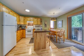 Mikrowelle, Ofen, Herdplatte, Geschirrspüler