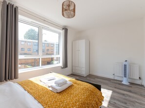 2 habitaciones, tabla de planchar con plancha y wifi gratis 